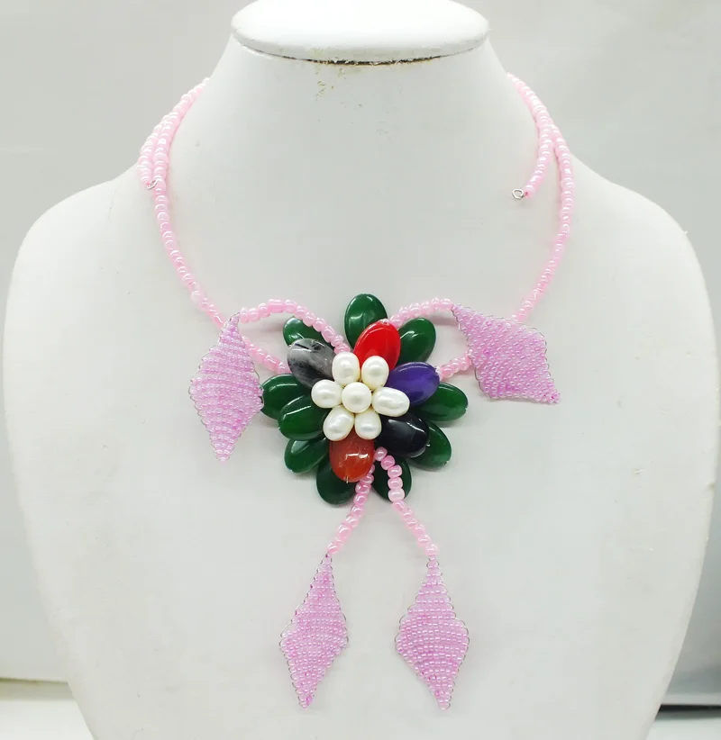 Amazing.Beautiful!Natural sea shell flower necklace.(last one) 18