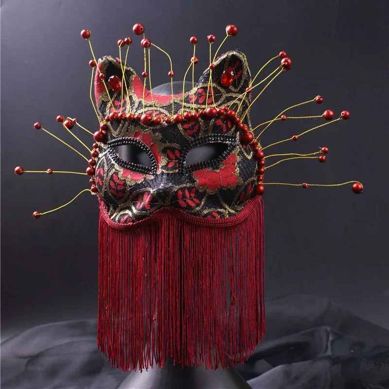 قناع بولي فينيل كلوريد أحمر ثلاثي الأبعاد على الطراز الصيني للبالغين ، أحمر وأسود ، غطاء رأس بشراشيب غزل ، دعامة أداء رائعة ، مسرح غناء عصري