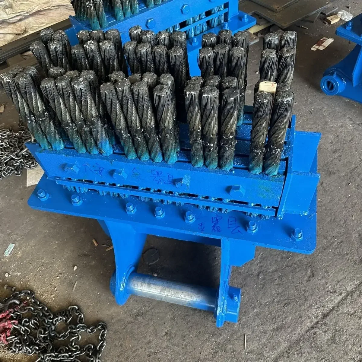 Wide one meter tunnel excavator steel brush, culvert bridge cleaning slag broom, engineering ground special cleaning brush