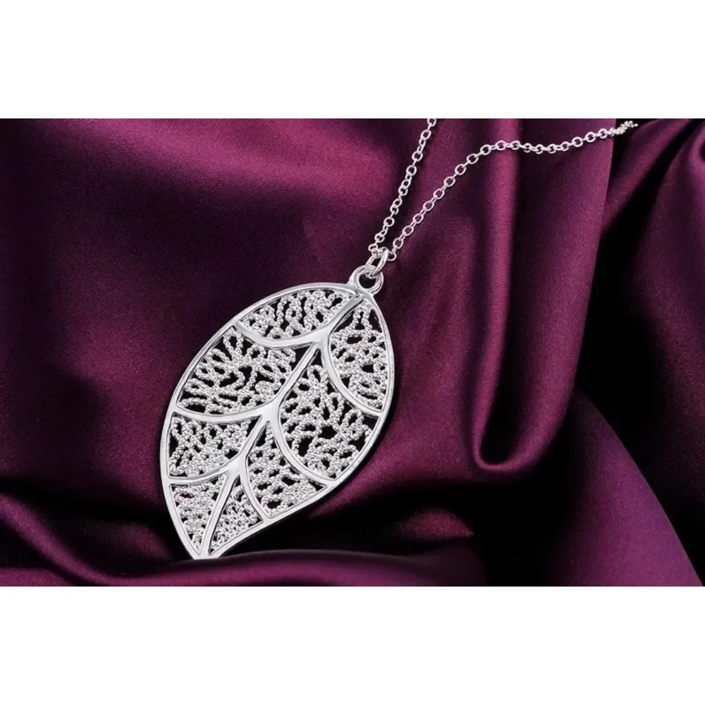 Fine Pretty 925 Sterling Silver Leaf Pattern Pendant Necklace for Women Holiday Gifts High Quality Fashion Party Wedding Jewelry