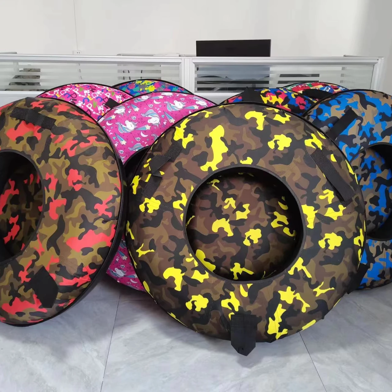 

Customized Color Thickening Adult Snowboard Ski Ring Laser Carving Flying Saucer Grass Sand Sledding Snow Tubes Sleds Snow Tubes