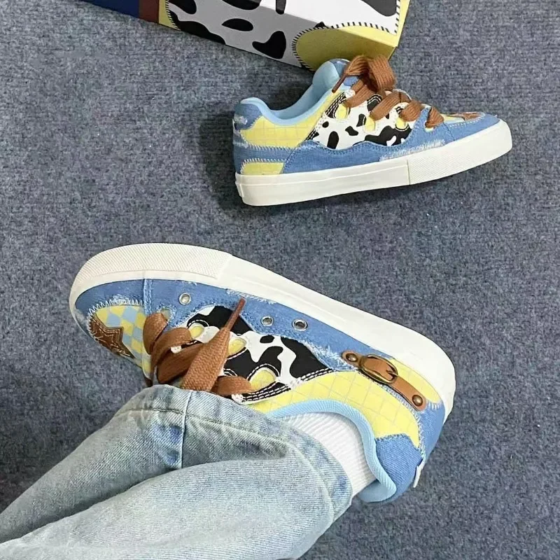 

Мужская и женская спортивная обувь. Универсальные удобные женские повседневные кроссовки на плоской подошве больших размеров. Прогулочные повседневные кроссовки на толстой подошве.