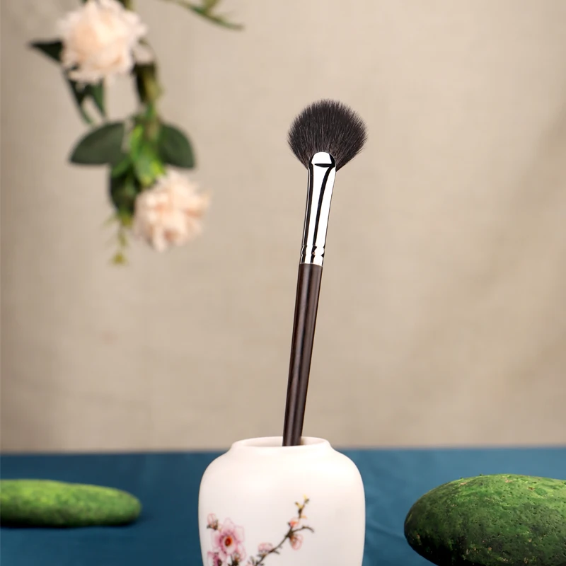 CHICHODO Makeup Brushes-Peach Blossom Series-Round Loose Powder Brush Soft Wool Natural Ebony Professional Beauty Make up Tools