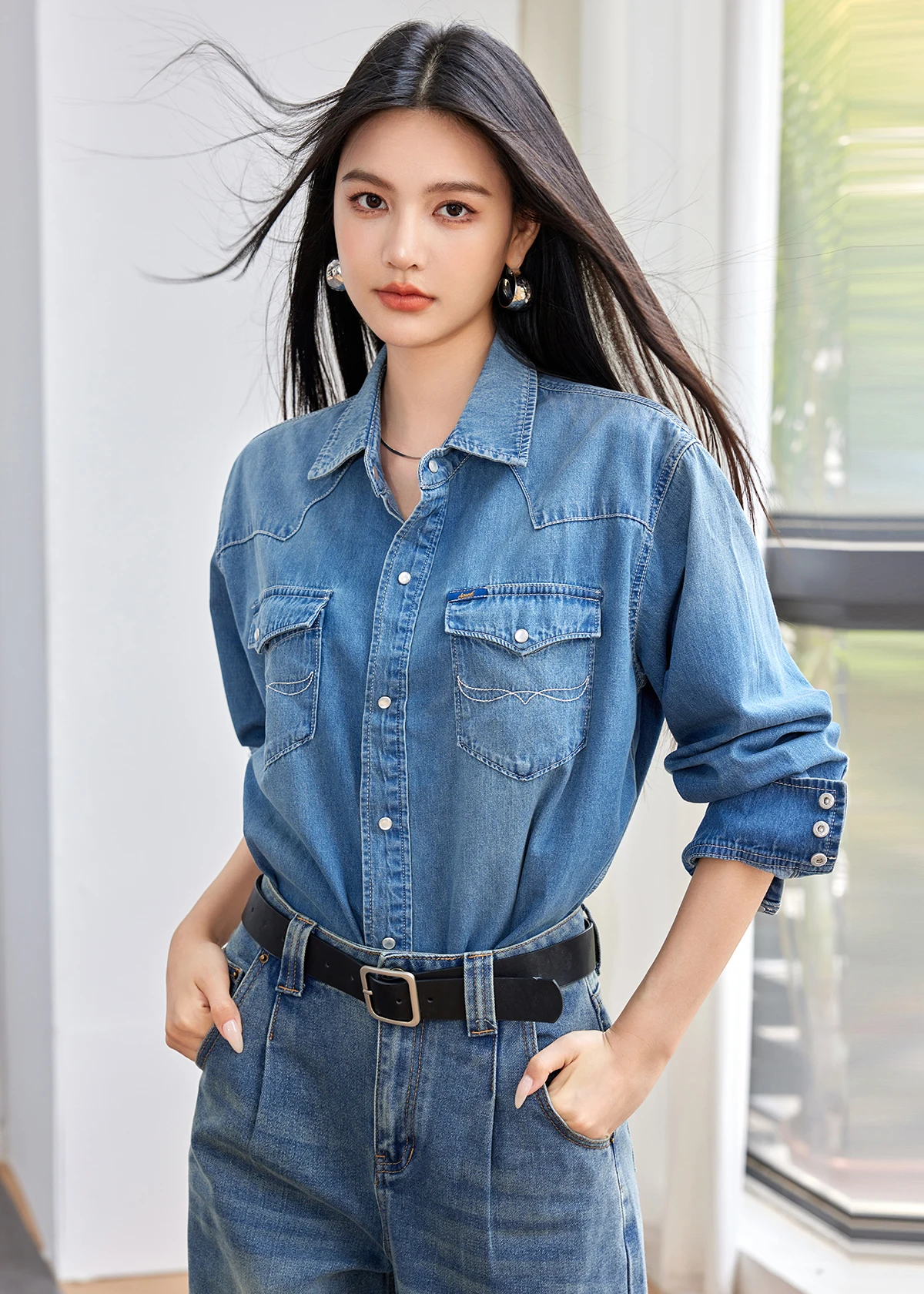 

Vintage Single-Breasted Denim Shirts Women Long Sleeve Turn Down Collar Pockets Oversized Jean Blouses Casual Loose Shirt Tops