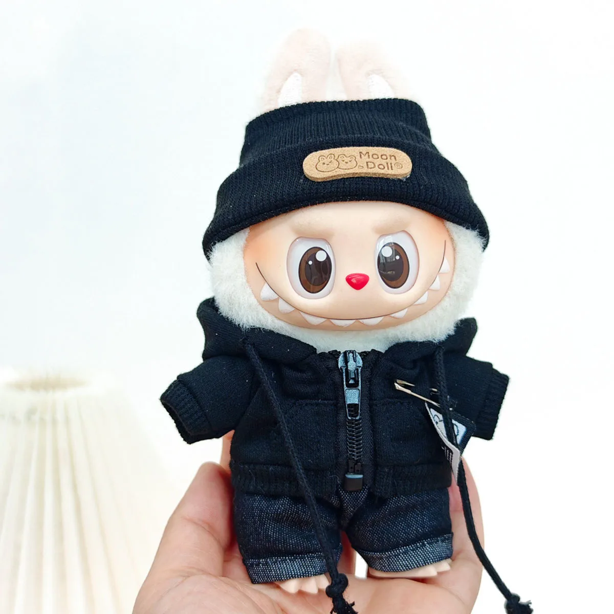 Muñeco de peluche para motocicleta, ropa de moda para Labubu, conjunto de chaqueta de cuero negro, accesorios geniales para motocicleta