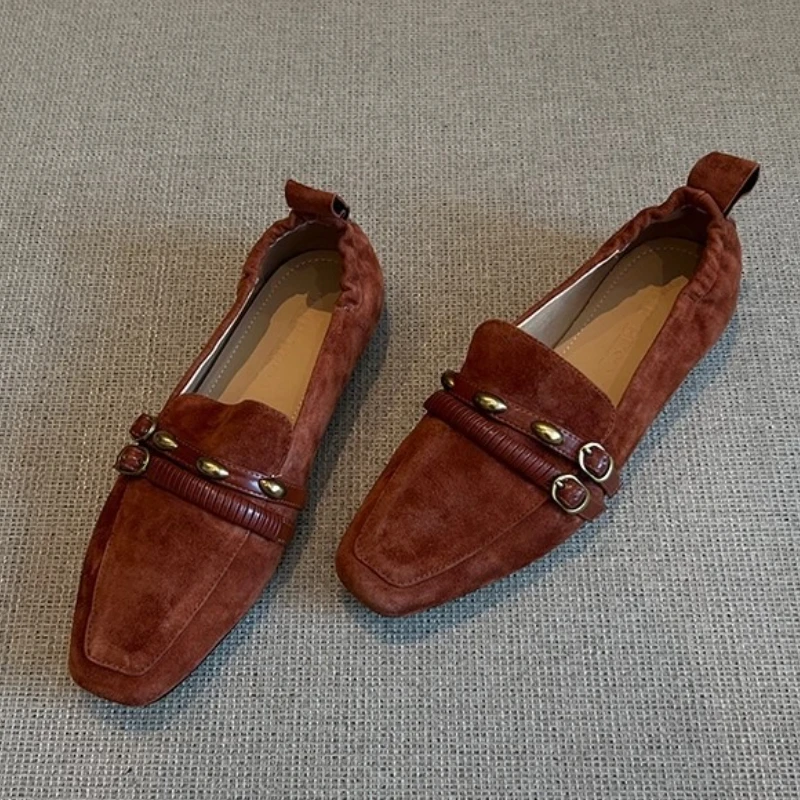 

Замшевые женские лоферы с квадратным носком в британском стиле, дизайнерская обувь на плоской подошве с пряжкой в стиле ретро, женская удобная повседневная офисная обувь для поездок на работу