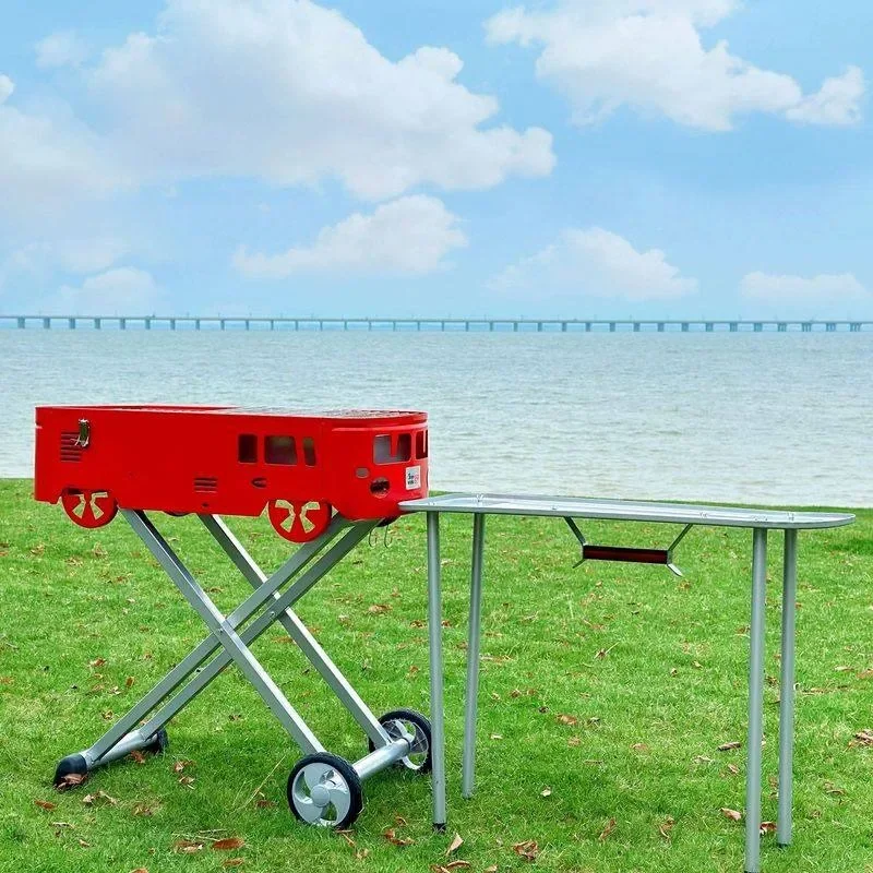 Camping barbecue courtyard, with its own small table, cute bus shape, and free luxury accessories.