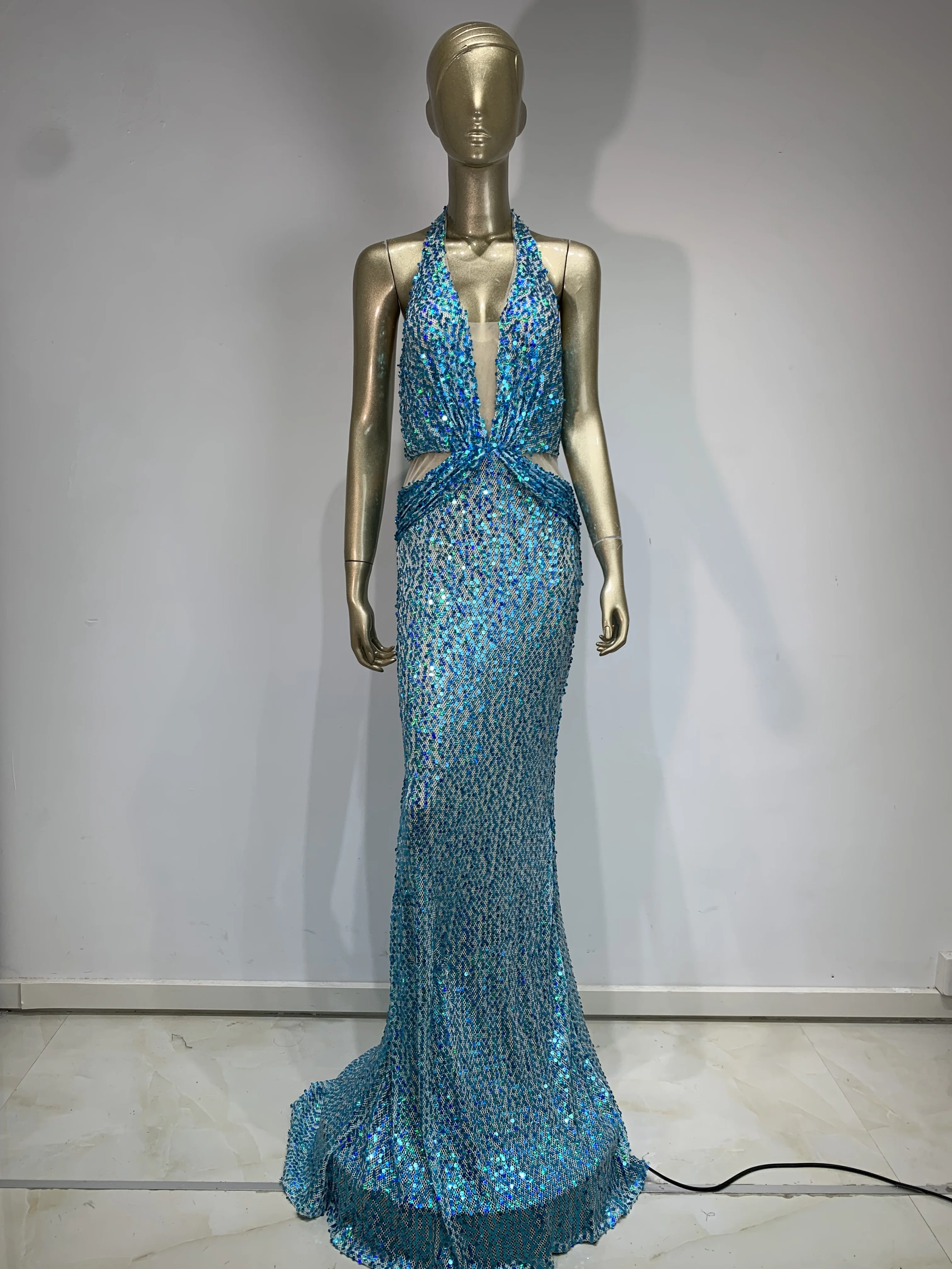 Ready Dress Women Luxury Prom Gowns Sky Blue Sequines Glitter Halter Backless Maxi Long Birthday Celebrity Evening Party Dresses