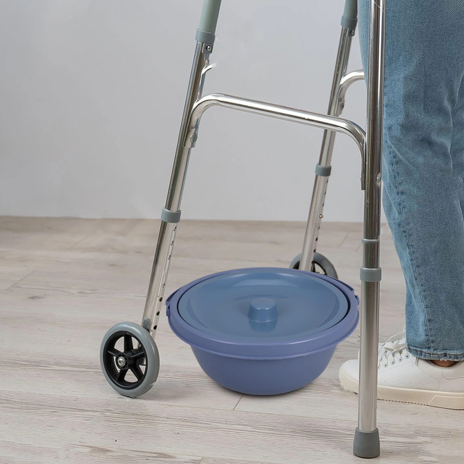 

Compact Plastic Chamber Pot Portable Toilet Stable Spittoon for Elderly Disabled Pregnant Adults Household Bedpan Pee Cup