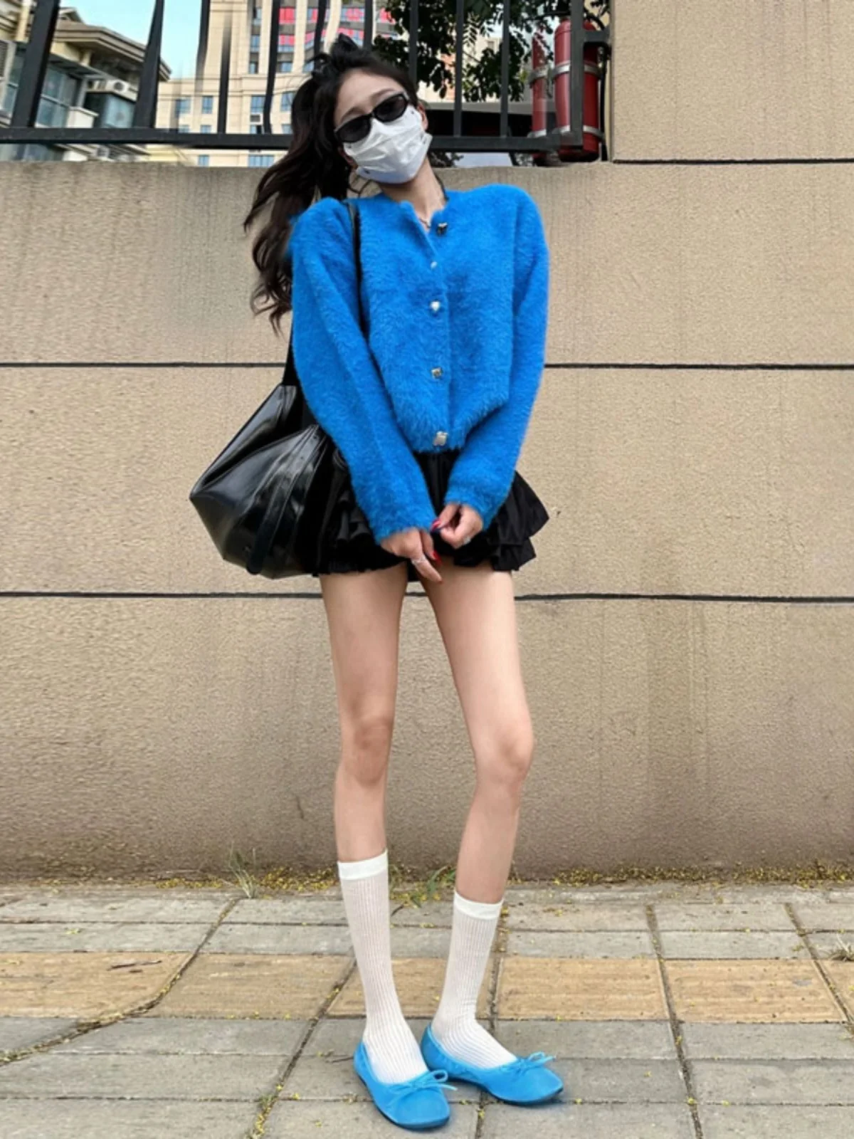 

Весенний кардиган Klein Blue из трикотажа: комфортный хлопковый укороченный жакет с длинными рукавами, стильная женская верхняя одежда для весеннего сезона