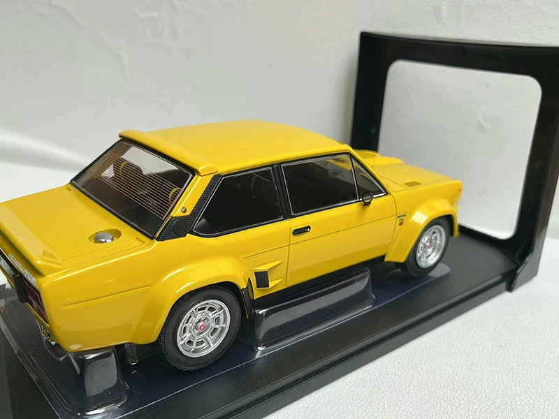 IXO 1:18 Scale FIAT 131 1980 Simulation Alloy Car Model Diecast Toy Collectible Gifts Ornaments