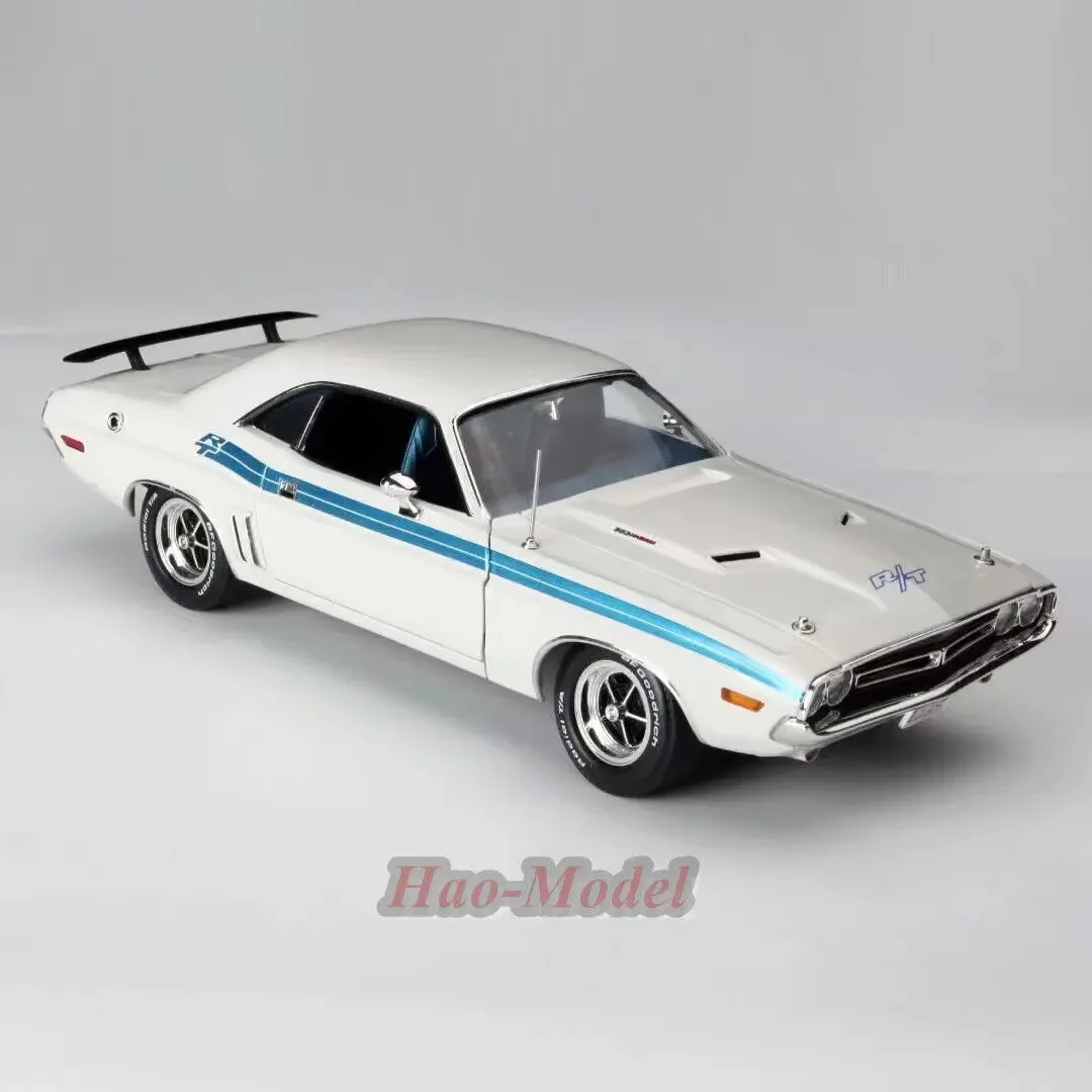 ACME 1/18 For Dodge Challenger R/T 1971 Alloy Diecast Car Model Simulation Toys Birthday Gifts Hobby Display Collection White