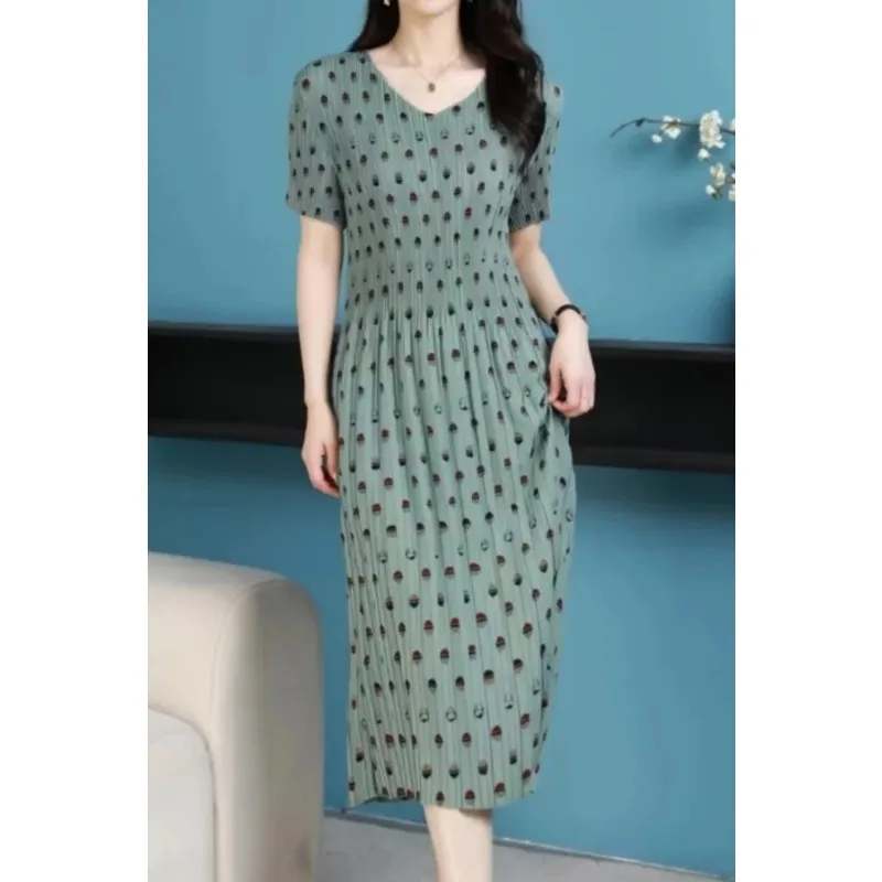 

Pleated Dress Fashionable Versatile Summer Short-sleeved Women's V-neck Loose Mother's Pleated Skirt
