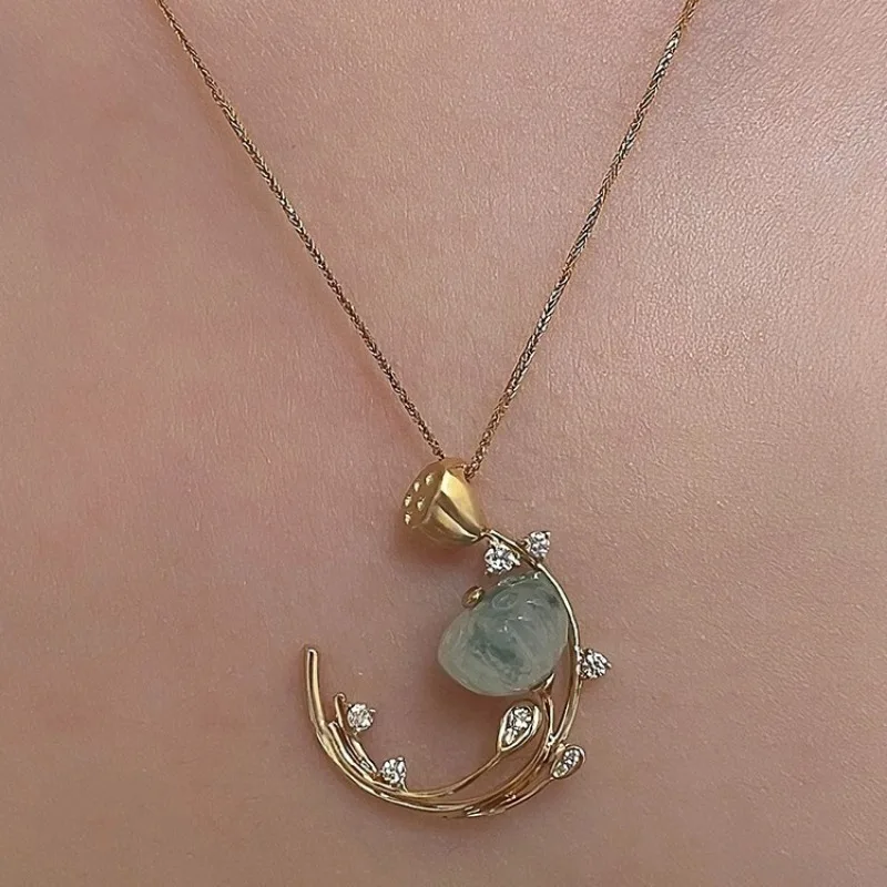 Fresh classical new in Chinese style Natural Hotan Jade crescent necklace light luxury exquisite lotus leaf collar chain jewelry