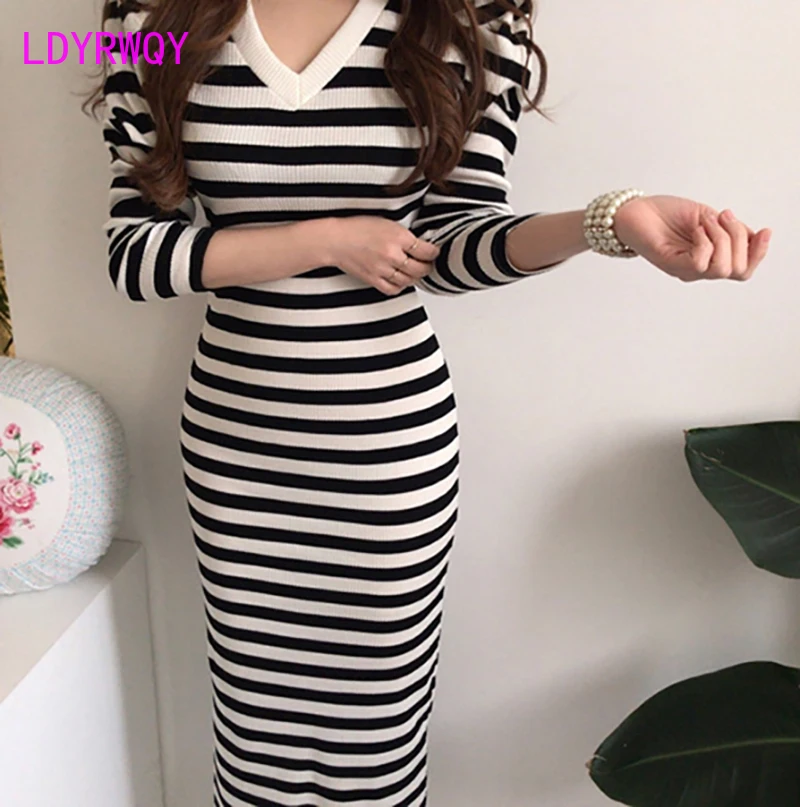 

2023 New Autumn Korean V-Neck Long Sleeve Striped Knit Wrap Hip Dress