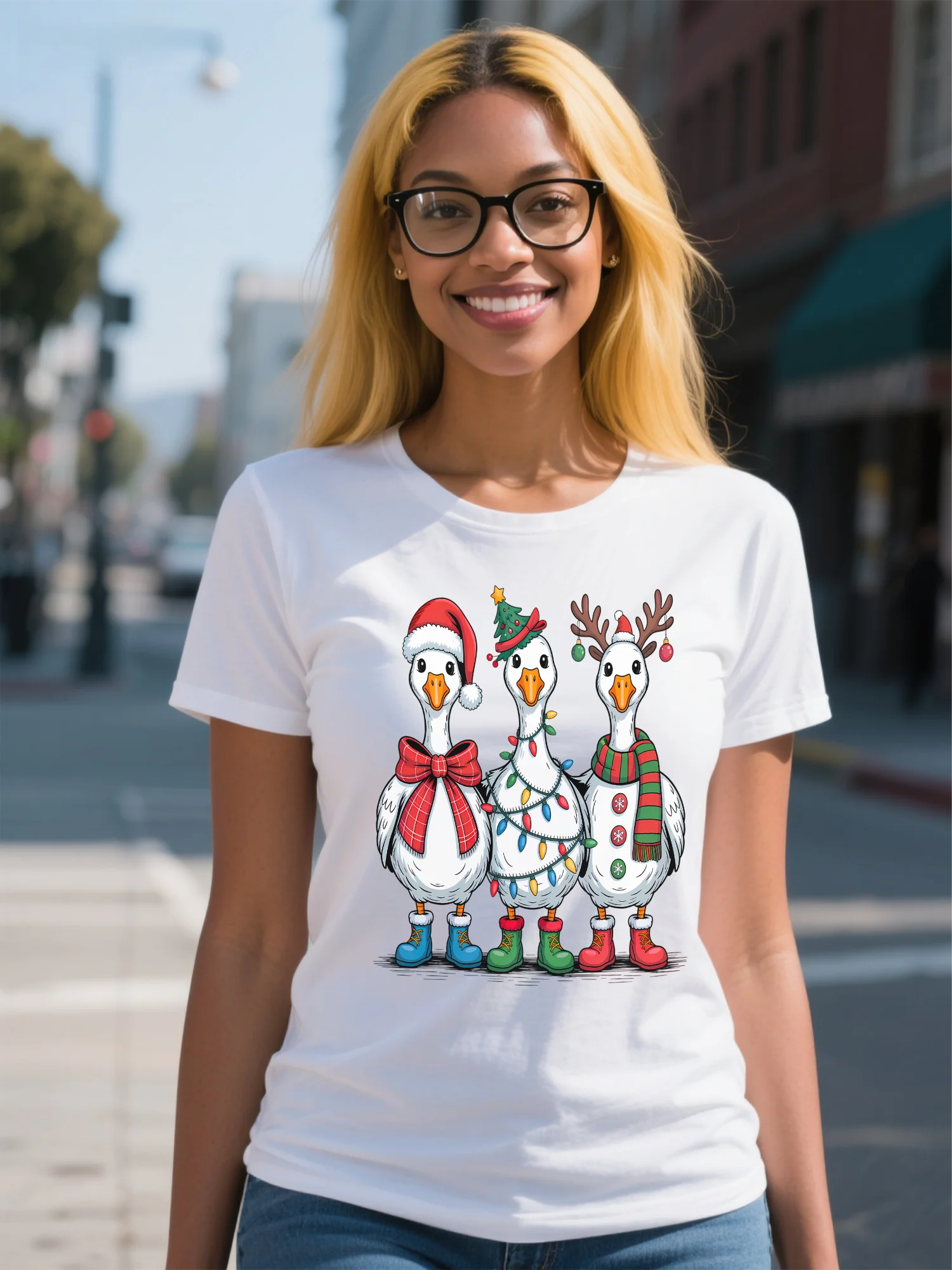 

Women's White Cotton Christmas Printed High Street Modern Snowflake Pattern Relaxed T-shirt