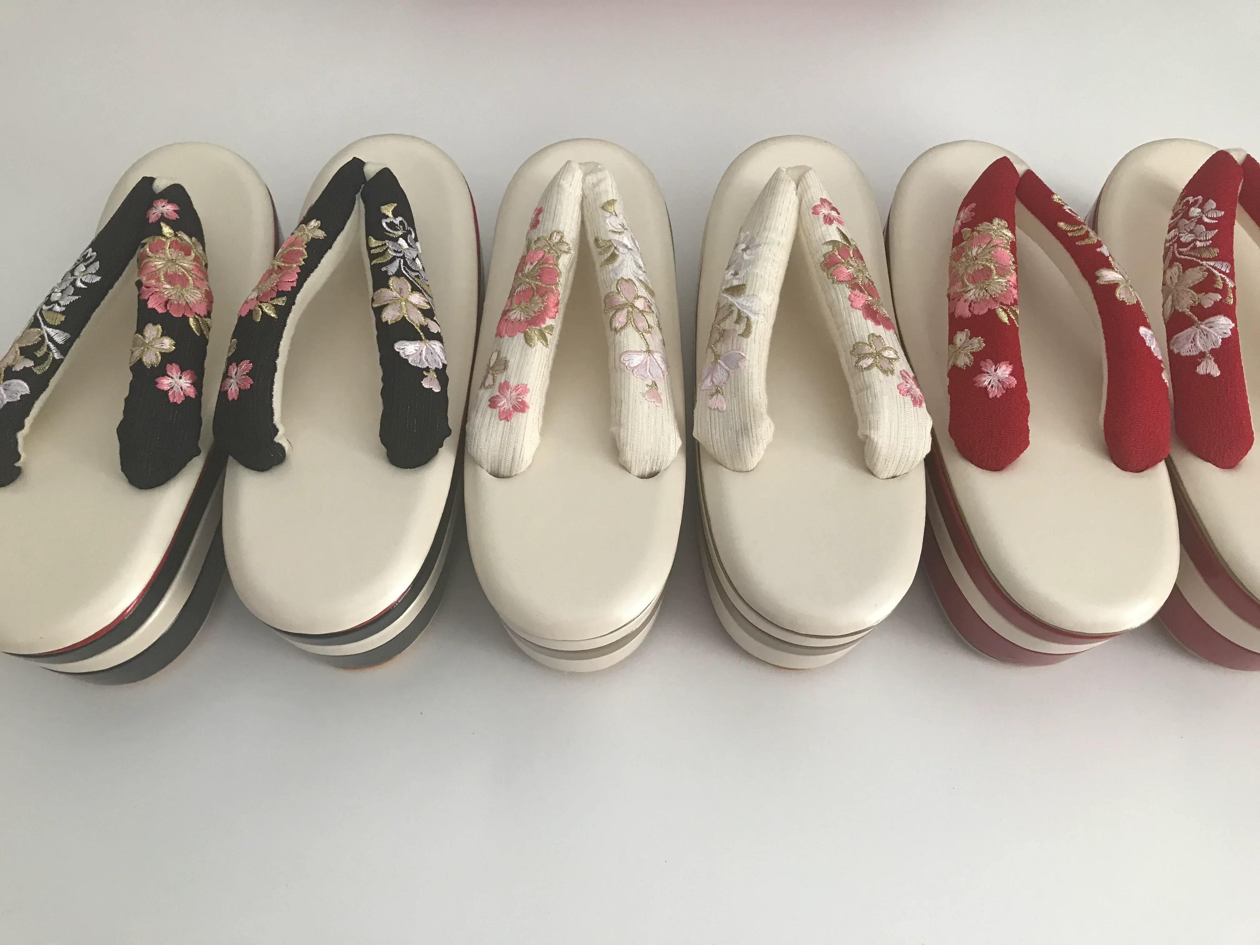 

Japanese Zori Sandals with Cork Sole - Traditional Geta-Style Flip Flops, Embroidered Kimono Footwear for Cosplay