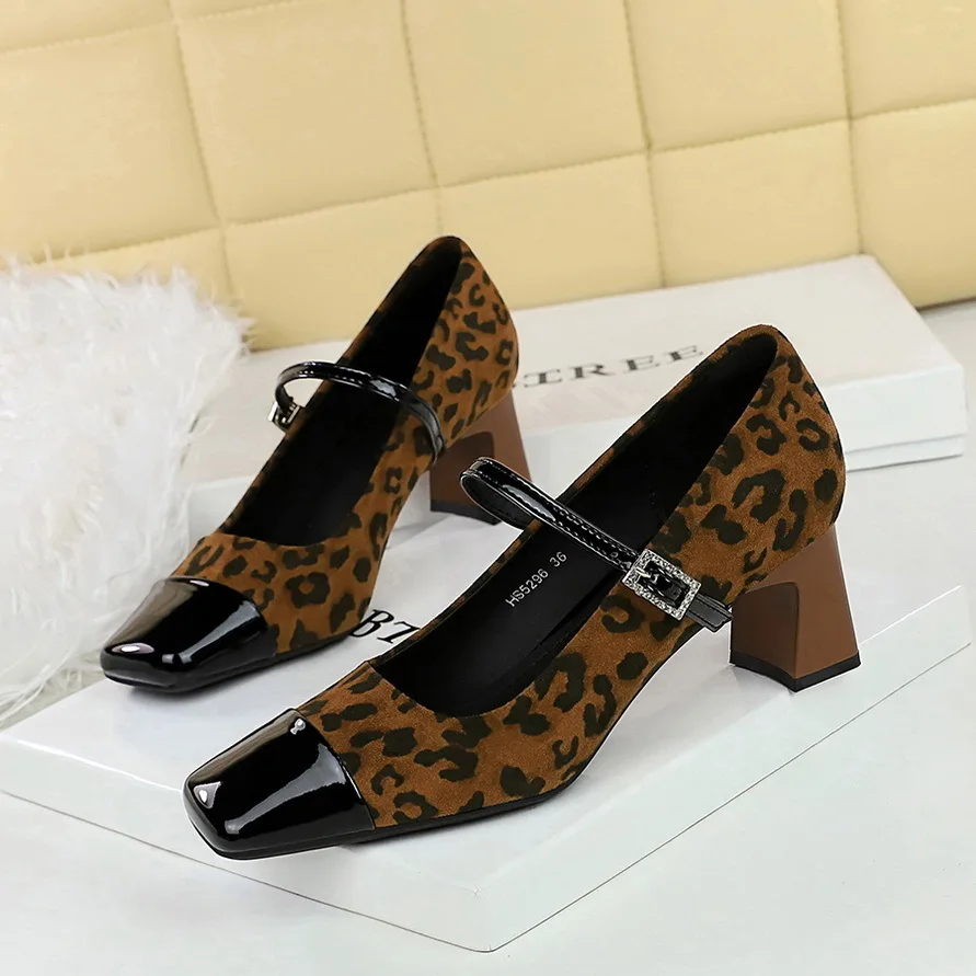 

Women's Heels Shoes Korean Style Fashion Thick Mid Shallow Mouth Splicing Square Toe Straight Cut With Rhinestone Pumps Shoese