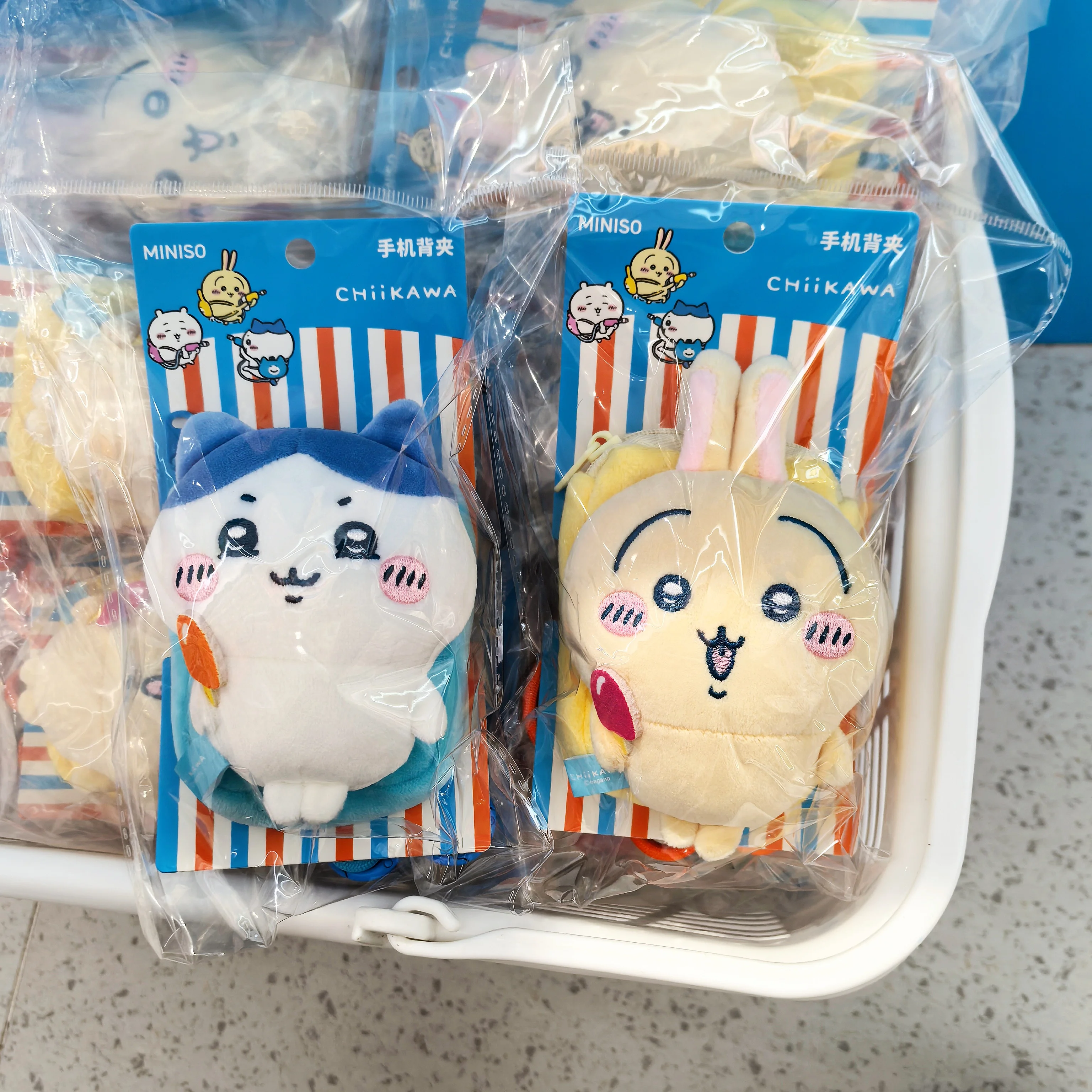 

Chiikawa series summer season plush phone clip-on bag pendant decoration simple and exquisite gift hachiware usagi