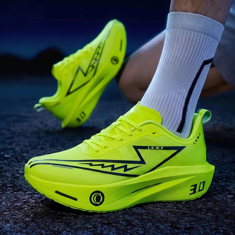 카본 플레이트 쿠셔닝이 적용된 남성용 러닝화; 러닝,  - Men'S Shoes For Gym 리뷰 및 가격