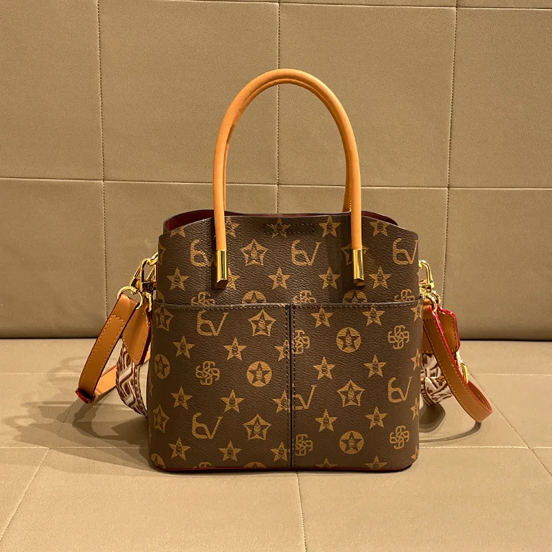 bolso-tote-versatil-para-mujer-con-detalles-en-cuero-opcion-elegante-de-bandolera-y-garantia-de-marca-de-lujo