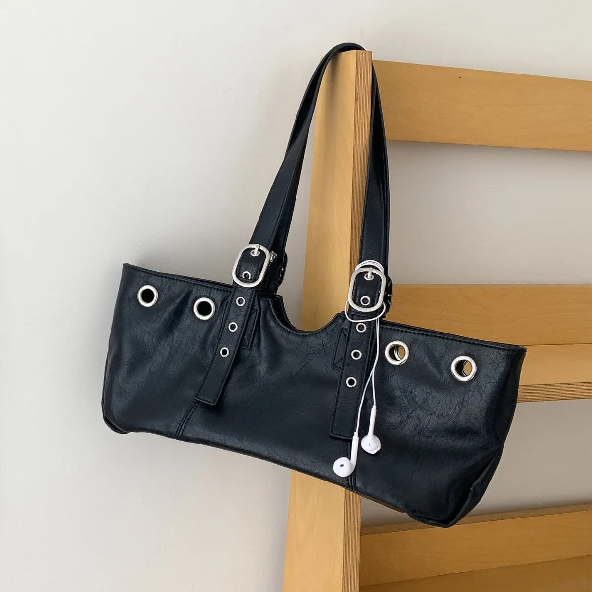 

Fashion Soft PU Leather Tote Shoulder Bag Luxury Hollow Rivet Women's Bag NEW High Quality Underarm Bags for Women Shopper Purse