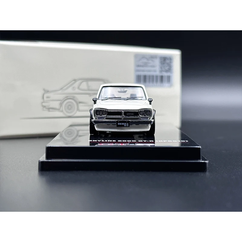 INNO In Stock 1:64 Skyline 2000 GTR KPGC10 Ivory White Diecast Diorama Car Model Collection Miniature Toys