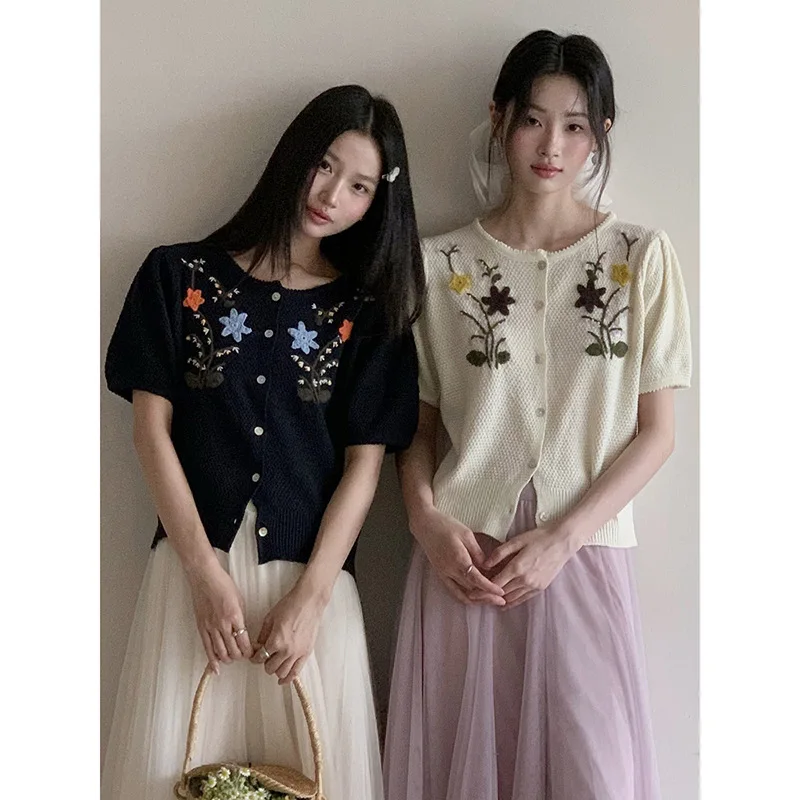 

Guangzhou Ge Ming Clothing Moon Wild Flower Calliaphy Knitted Knit Cardigan Women's Autumn Commute Vintage Floral Embroidery