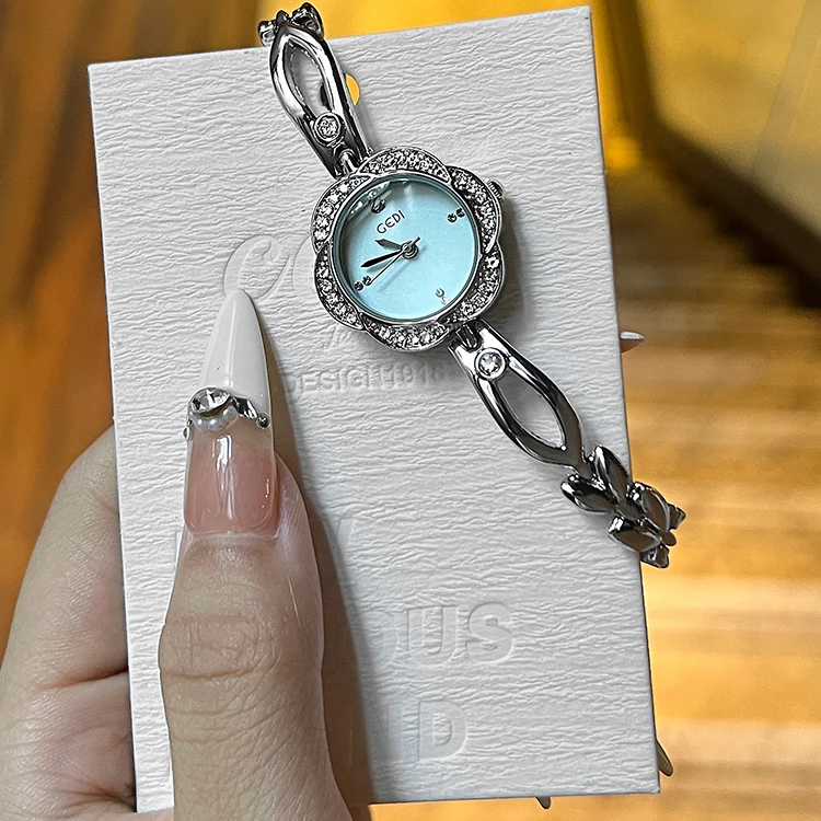 ساعة يد نسائية رائعة، قرص زهري بتصميم غير منتظم، سوار مخرم، ساعة يد نسائية راقية. #2