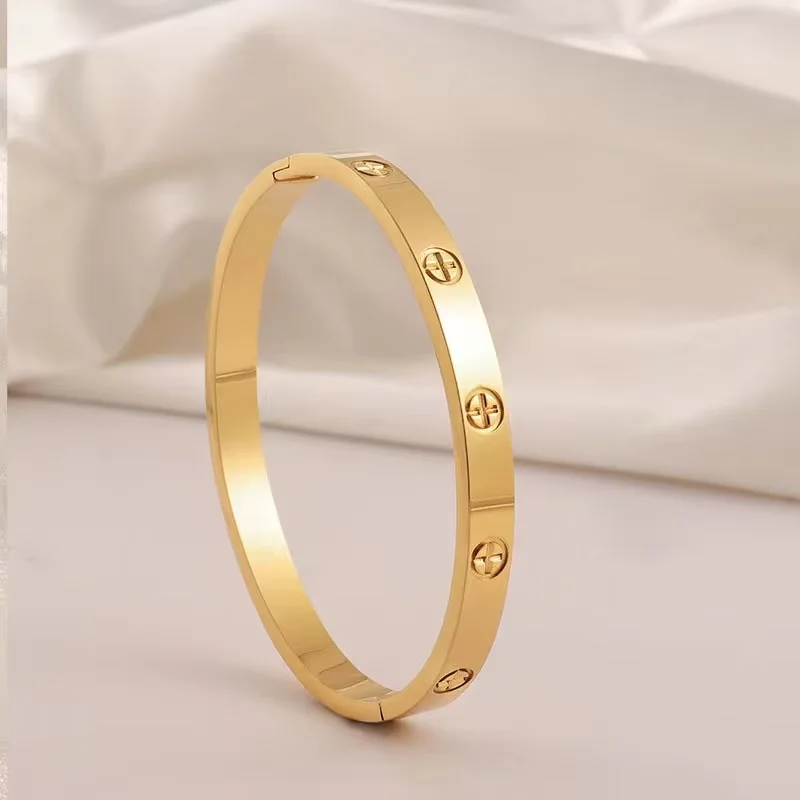 

Luxury Fashion Stainless Steel Cross Patter Bracelet Simple Jewelry