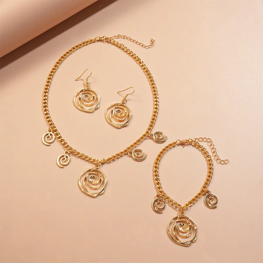 Round hollow flower collarbone necklace, simple personality and unique high-end niche item decoration set