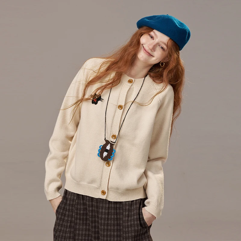 ELFSACK 2025 hiver nouveautés décontracté couleur unie dessin animé petit broderie Cardigan pour femme