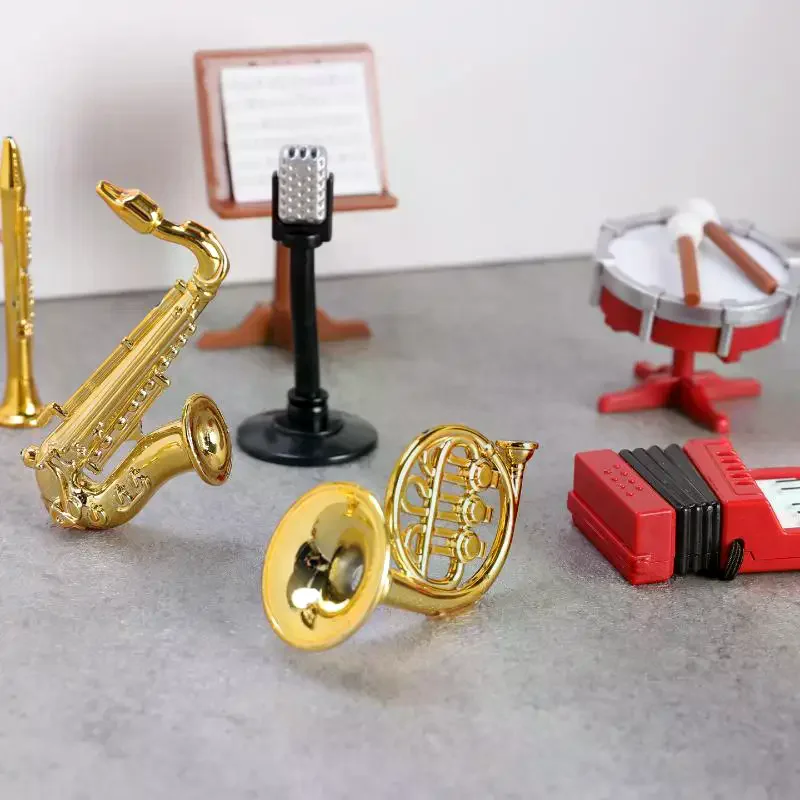 1 Juego de decoración para el hogar, juguete 1:12, casa de muñecas en miniatura, acordeón, saxofón, instrumento musical clásico, modelo de adorno, accesorios para casa de muñecas