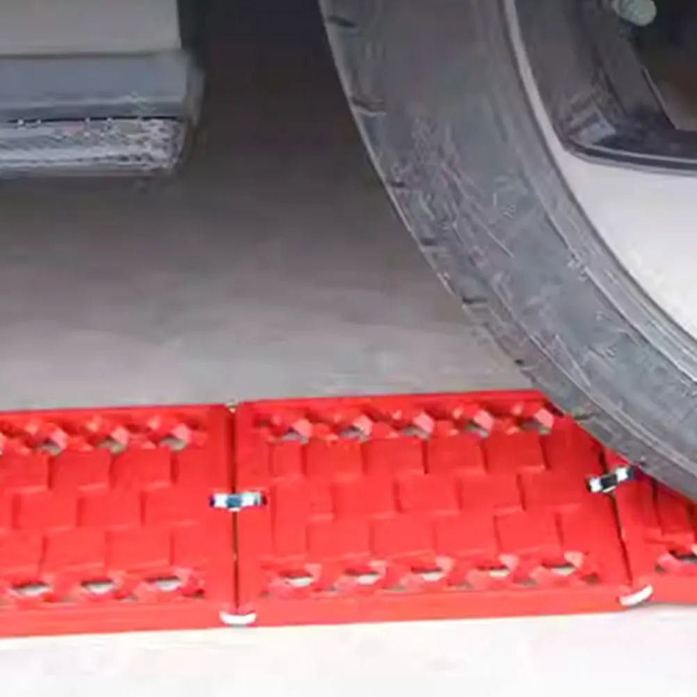 

1Pair Versatile Car Traction Mat Foldable Design for Mud Snow Sand Off Road Vehicle Recovery Tool Traction Board