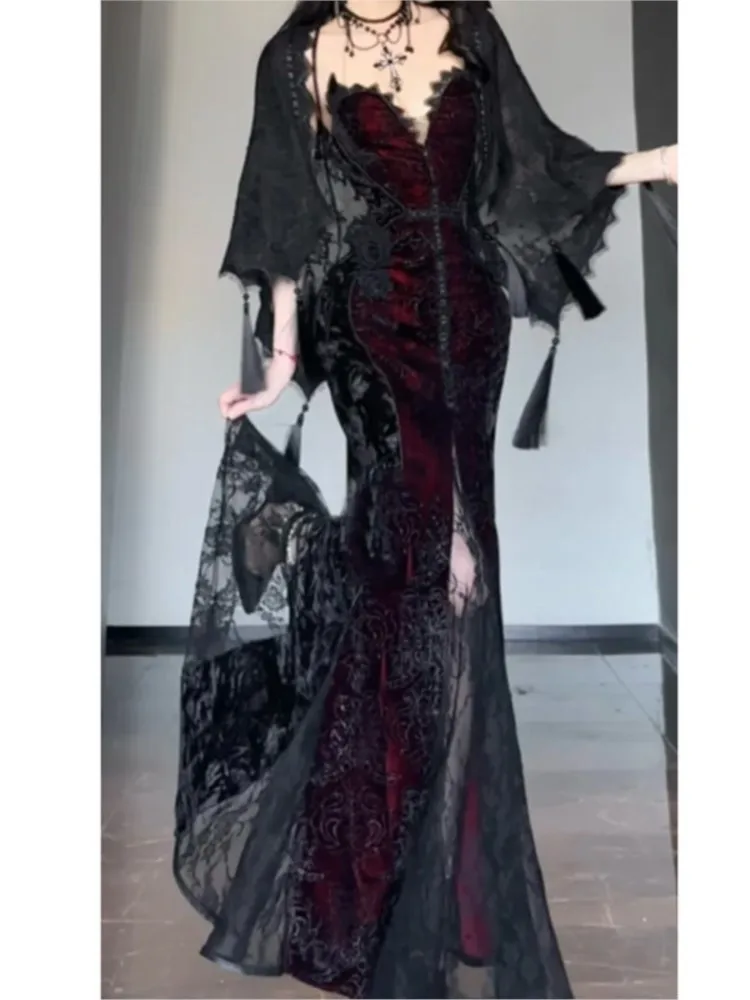 

Halloween dark Gothic style lace and form-fitting dress