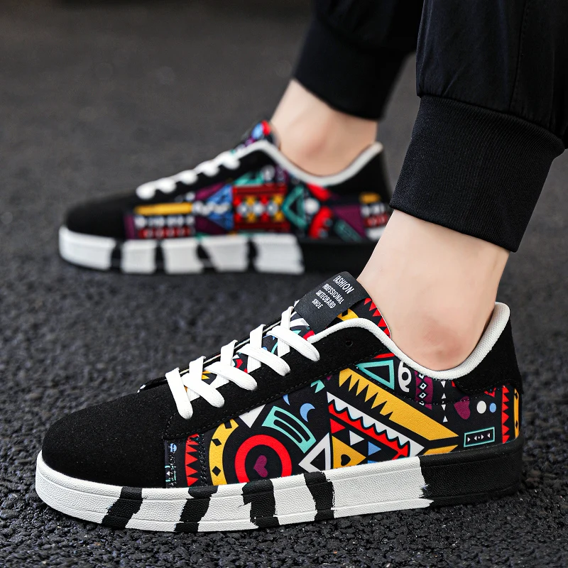 Men's Vulcanized Shoes Fashion Graffiti Print Canvas Shoes Outdoor Non-slip Couples Walking Casual Sneakers Zapatos Hombres