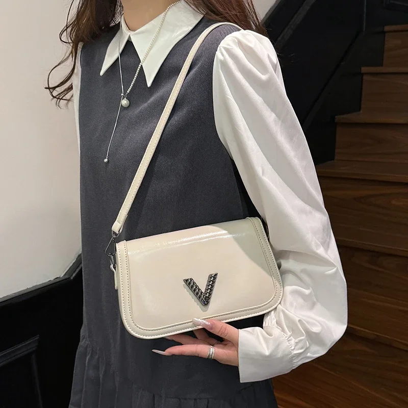 

High-End Unique Vintage Designer Paris Inspired Bag Elegant Handbag With Letter Logo For Women Fashion And Practical