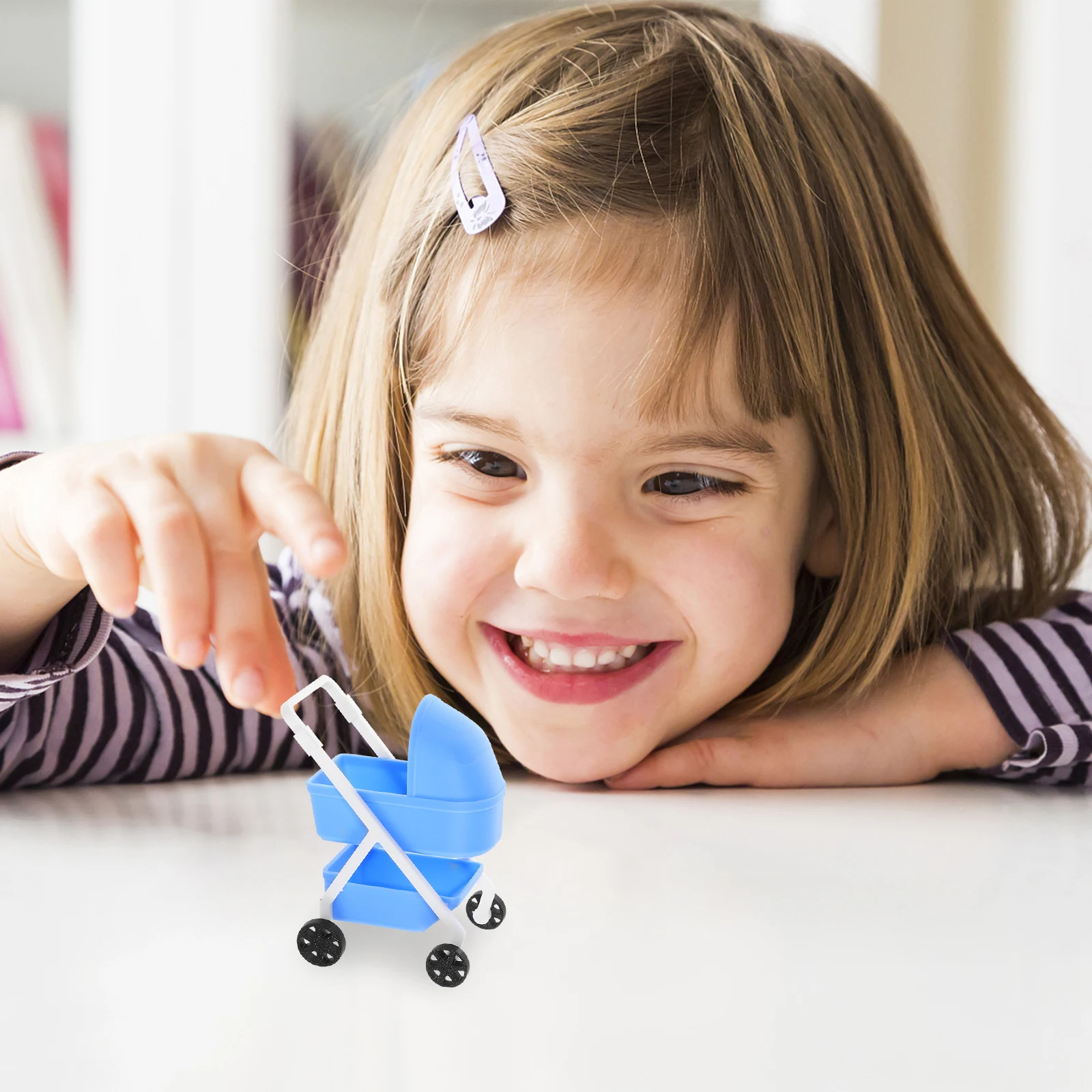 1:12 스케일 어린이를 위한 현실적인 인형의 집 유모차 미니 유모차 조립 필요 없음 경량 미니 하우스 가구와 호환 가능