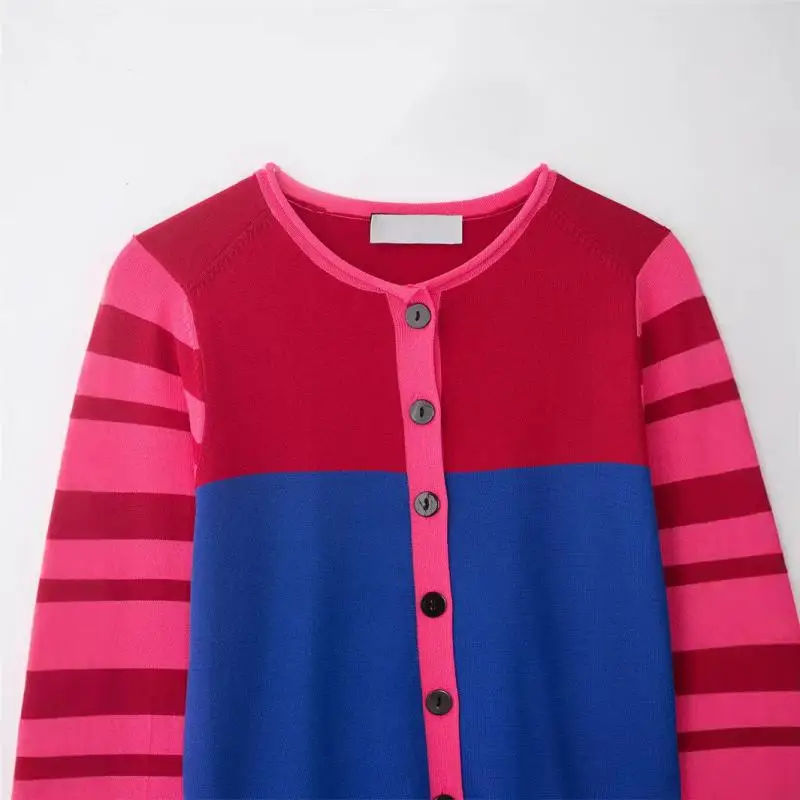 Maxdutti 2026 Autumn Minimalist And Fashionable Color Blocked Knitted Jacket Round Neck Single Breasted Woman Clothes Cardigan