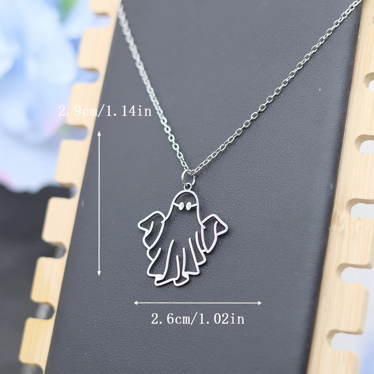 Kinitial Collana con ciondolo a forma di fantasma in acciaio inossidabile alla moda per donne e uomini Gioielli in stile giocoso di Halloween