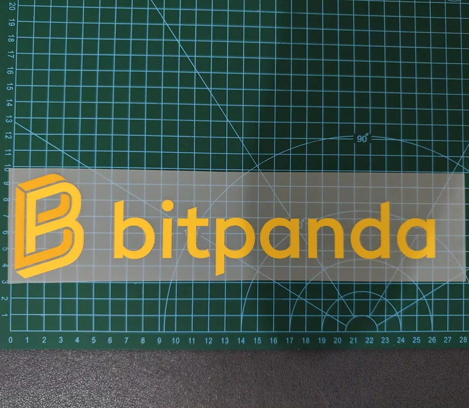 تخصيص شارات راعي كرة القدم B bitpanda حديد عالي الجودة على رعاية كرة القدم باللون البني