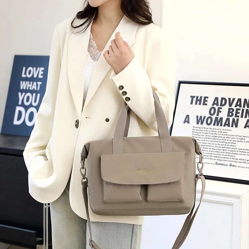 

Lightweight Crossbody Bags Large Capacity Nylon Shoulder Bag Leisure Commuter Handbag Female Travel Tote Portable Satchel Pack