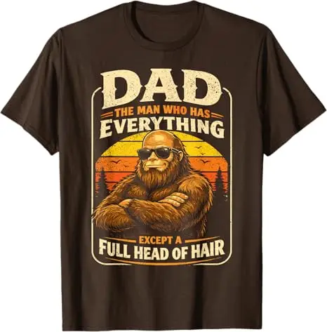 Papa, der Mann, der alles hat, T-Shirt mit kahlköpfigem Sasquatch ohne Haare, Y2k Vatertagsgeschenk, Y2k Bigfoot kahlköpfiger Papa, cooles T-Shirt – Detail 4
