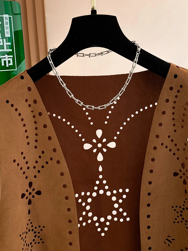 Kardigan bez rękawów z ażurowym wzorem i frędzlami, duży rozmiar, damska odzież wierzchnia na podróże w pustyni, nowa kolekcja jesienna, swobodny krój casual.