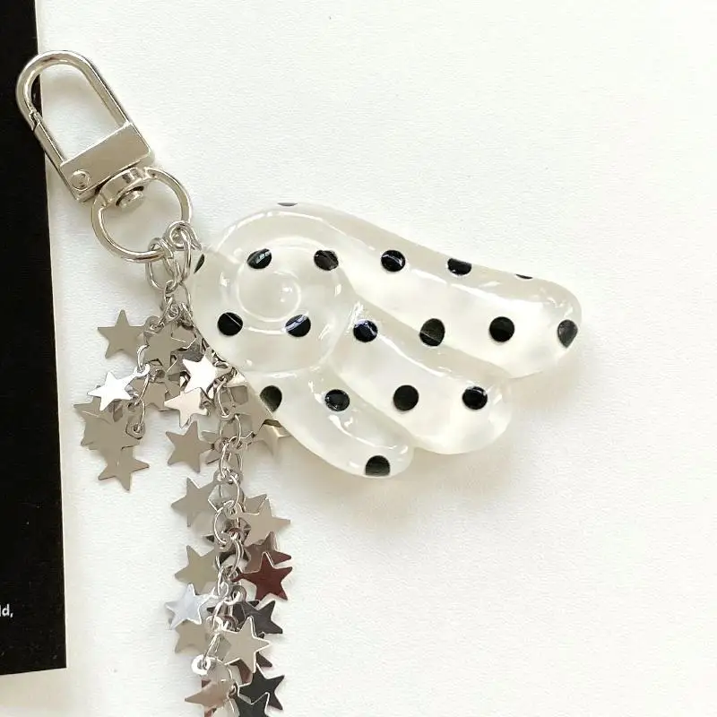 1 Stück Schlüsselanhänger mit Engelsflügel, modischer Taschenanhänger mit Punktmuster, Y2K-Stern-Verschluss, Taschen-Charm, Hängedekoration für Rucksack und Handtasche – Detail 11