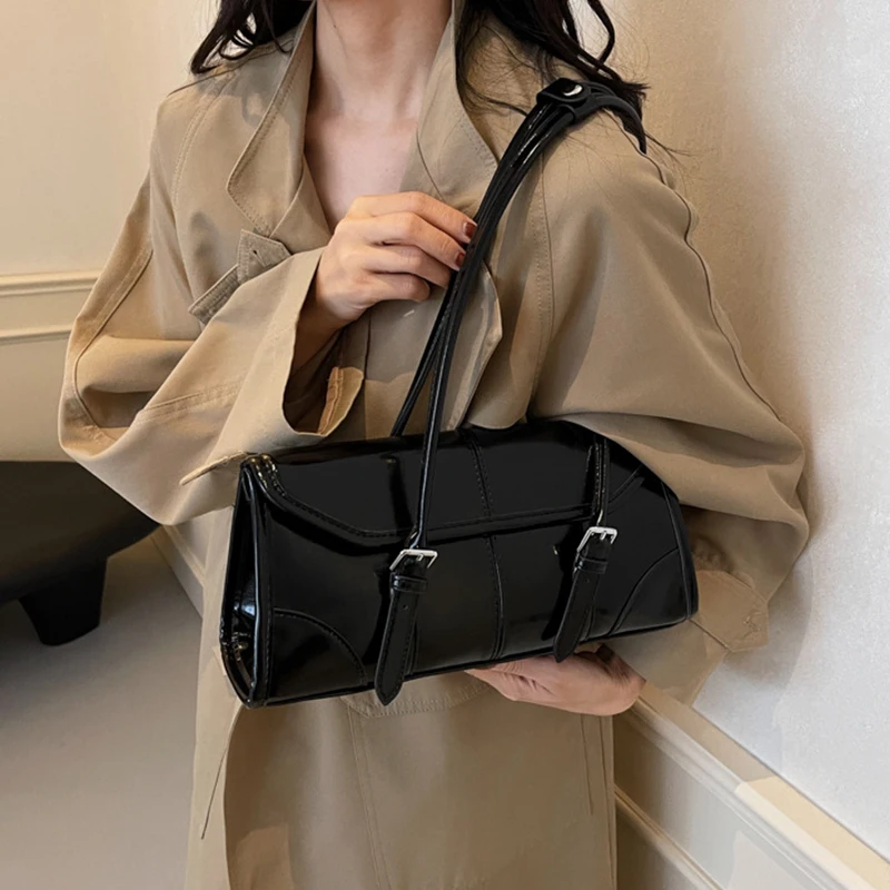 

Elegant High-End Burgundy Oil Wax PU Leather Underarm Bag with Magnetic Buckle Versatile Women's Shoulder Tote for Commuter