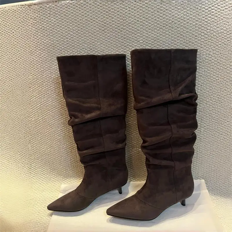 Wildleder Slouch Kniehohe Stiefel Damen Stilvolle Spitzschuh Niedriger Absatz Lange Stiefel Vintage Chic Gerafftes Design Mode Herbst Braune Stiefel