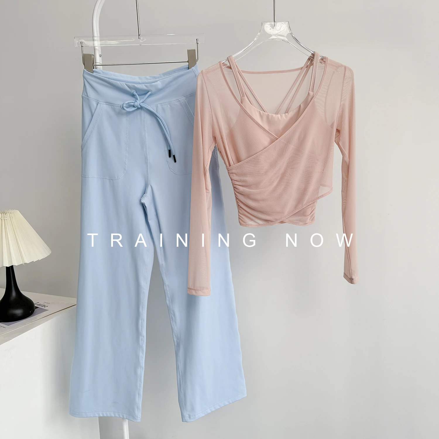 

Yoga wear suit for women 2025 new autumn and winter high-end long-sleeved fitness wear Pilates stunning yoga wear top