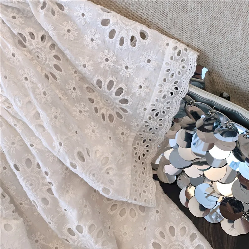 Zomer Franse Bloem Uitgehold Shirt Vierkante Hals Korte Mouwen Kant Vrouwen T-shirt Casual Mode Losse Effen Kleur Vrouwelijke Top