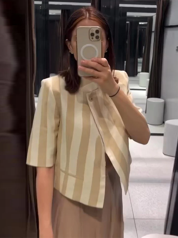 Kurzärmeliger Gestreifter Cropped-Anzugblazer für Damen, Eleganter Stehkragen, Einreihig mit Seitlicher Knopfleiste, Lockerer Mantel, Schicker Damen-Pendler-Oberteil – Detail 17